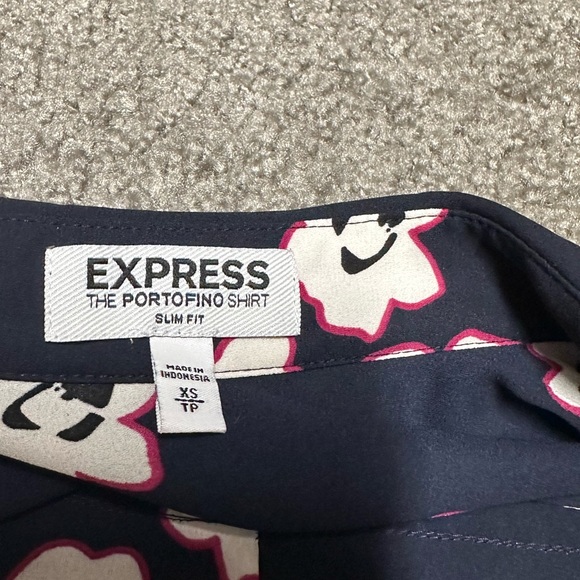Express Portfolio Top - Picture 2 of 2